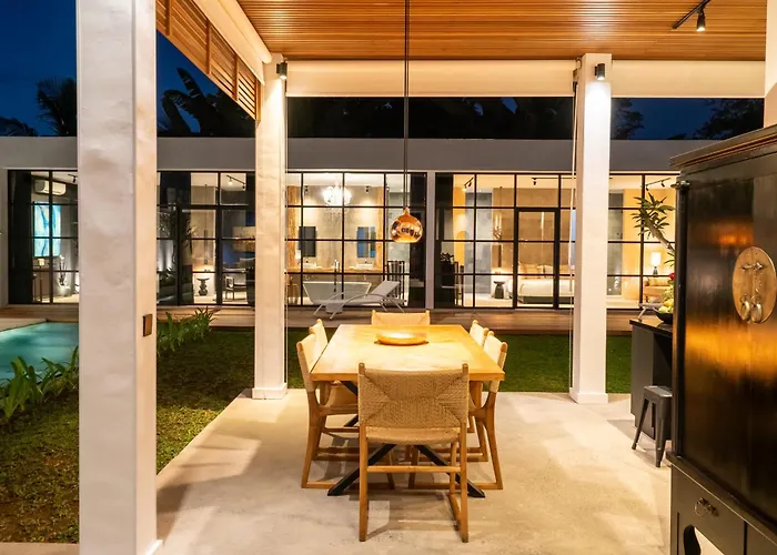Rouge - Loft Noon Villa *