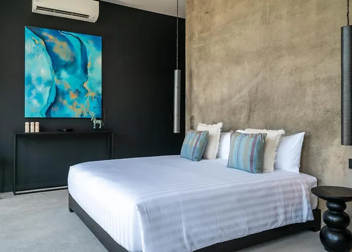Rouge - Loft Noon Villa *