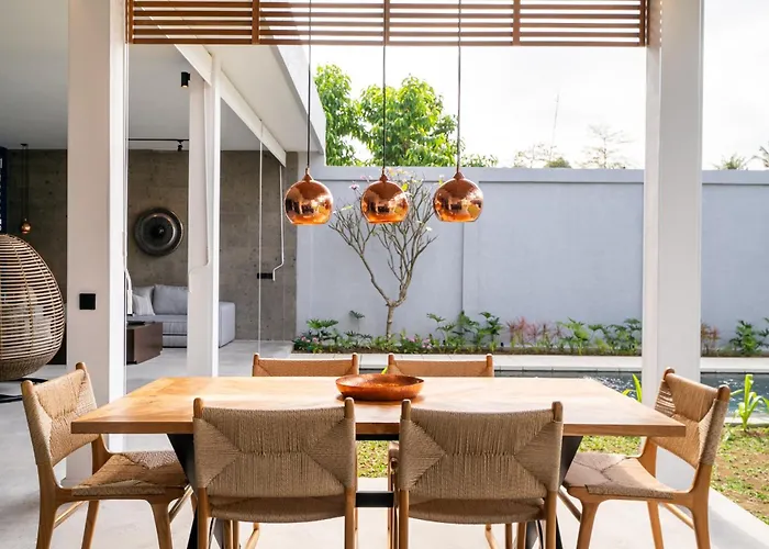 Rouge - Loft Noon Villa